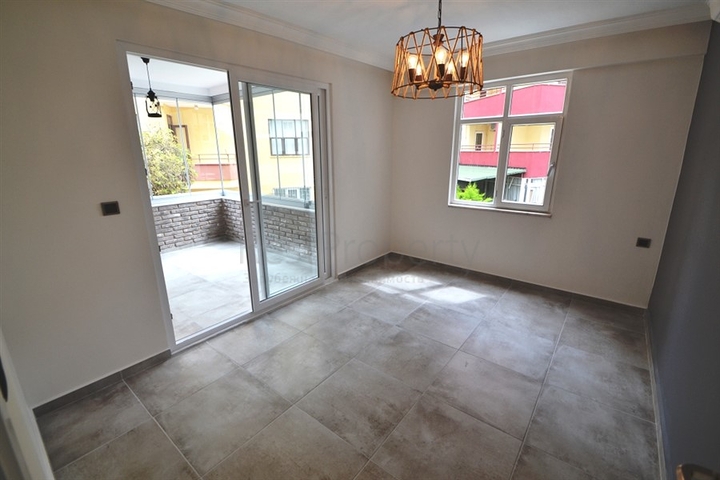 Трёхкомнатная квартира в Алании на берегу моря