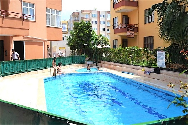 Трёхкомнатная квартира в Алании на берегу моря