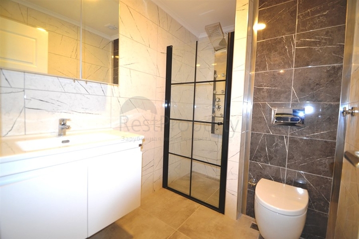 Трёхкомнатная квартира в Алании на берегу моря