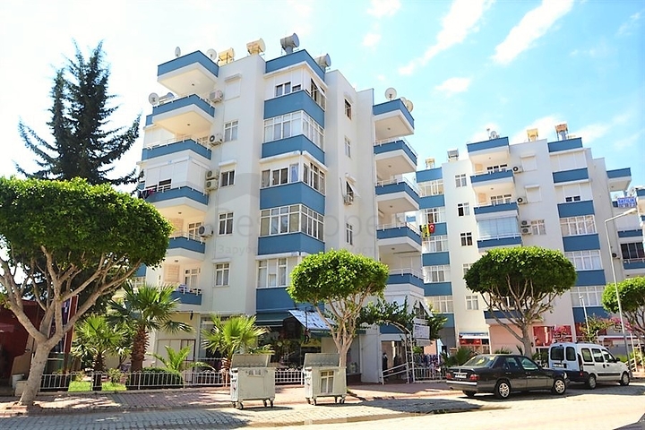 Трёхкомнатная квартира в Алании на берегу моря