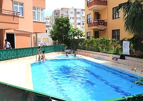 Трёхкомнатная квартира в Алании на берегу моря