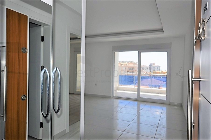 Просторная двухкомнатная квартира в Алании с отличной инфраструктурой