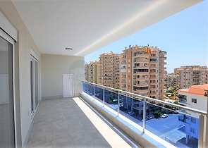 Просторная двухкомнатная квартира в Алании с отличной инфраструктурой