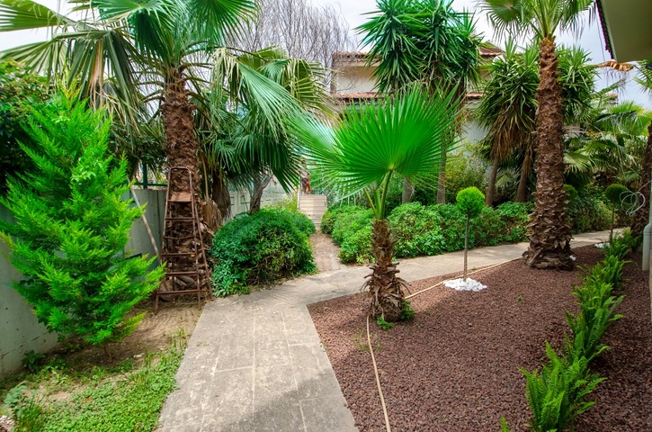 Вилла 3+1 в центре курортного города Кемер