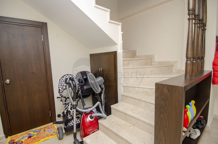 Вилла 3+1 в центре курортного города Кемер