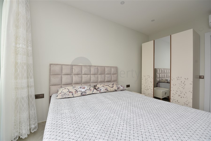 Квартира 1+1 в аренду на первой береговой линии в Махмутларе