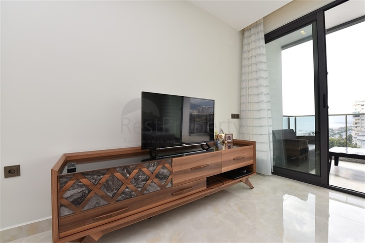 Квартира 1+1 в аренду на первой береговой линии в Махмутларе