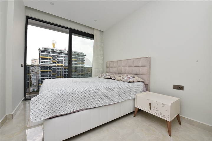 Квартира 1+1 в аренду на первой береговой линии в Махмутларе