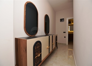 Квартира 2+1 с большой террасой в новом комплексе в Махмутларе