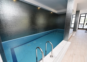 Квартира 2+1 с большой террасой в новом комплексе в Махмутларе