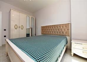 Квартира 2+1 с большой террасой в новом комплексе в Махмутларе