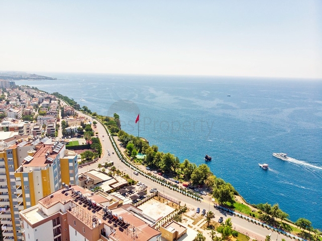 Вилла 6+2 в центре района Лара Анталья 200 м до моря