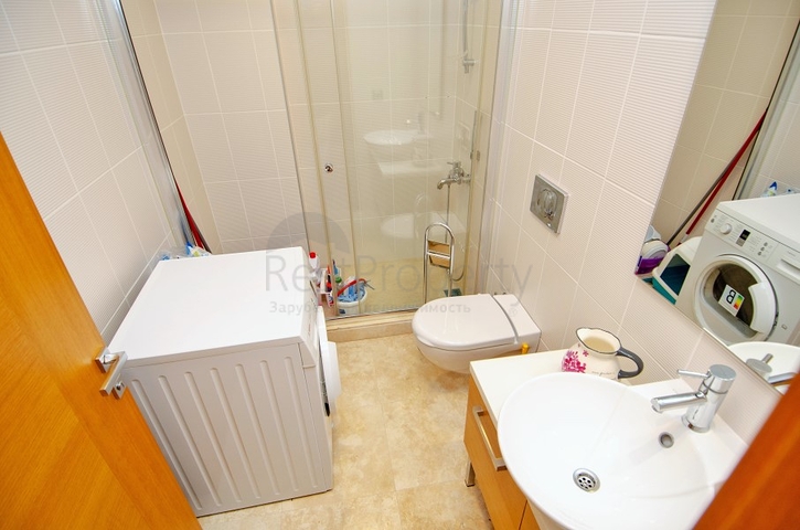 Вилла 6+2 в центре района Лара Анталья 200 м до моря