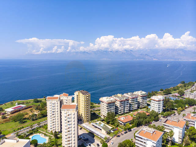 Вилла 6+2 в центре района Лара Анталья 200 м до моря