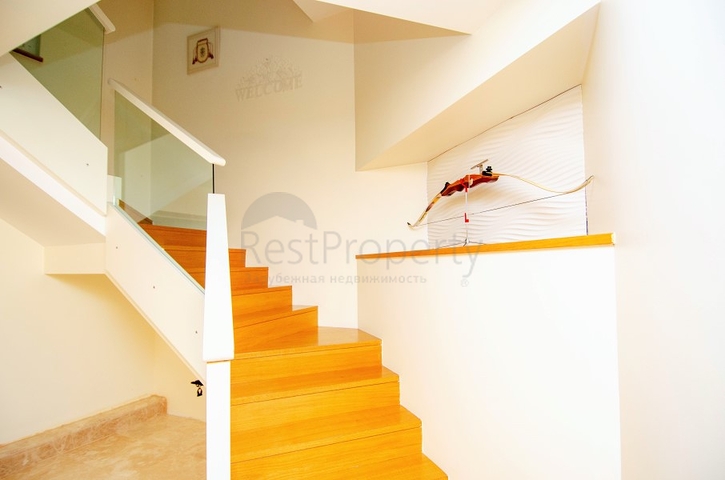 Вилла 6+2 в центре района Лара Анталья 200 м до моря