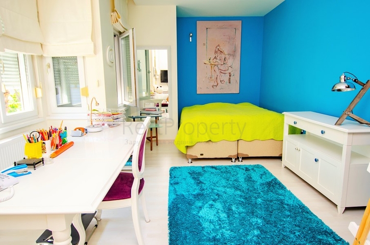 Вилла 6+2 в центре района Лара Анталья 200 м до моря