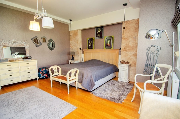 Вилла 6+2 в центре района Лара Анталья 200 м до моря