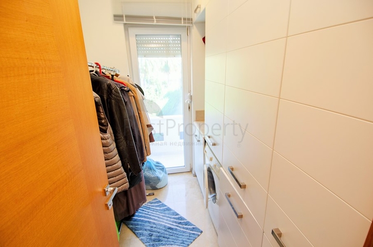 Вилла 6+2 в центре района Лара Анталья 200 м до моря