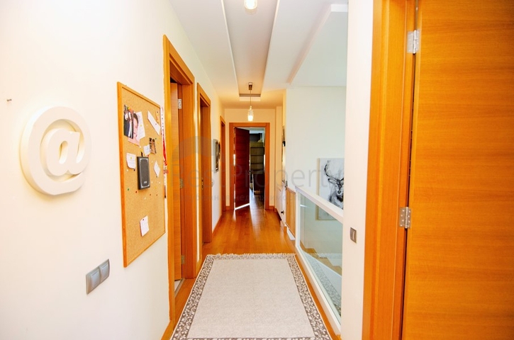 Вилла 6+2 в центре района Лара Анталья 200 м до моря