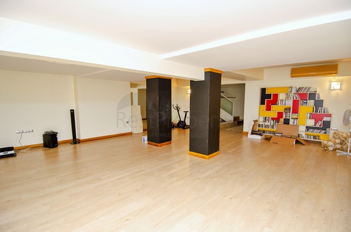 Вилла 6+2 в центре района Лара Анталья 200 м до моря