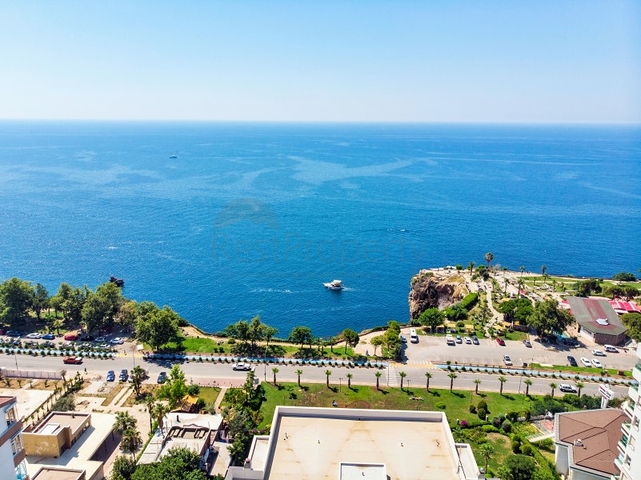 Вилла 6+2 в центре района Лара Анталья 200 м до моря