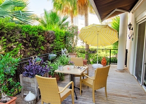 Вилла 6+2 в центре района Лара Анталья 200 м до моря