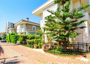 Вилла 6+2 в центре района Лара Анталья 200 м до моря