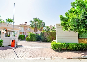 Вилла 6+2 в центре района Лара Анталья 200 м до моря