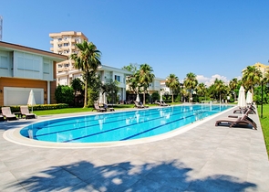 Вилла 6+2 в центре района Лара Анталья 200 м до моря