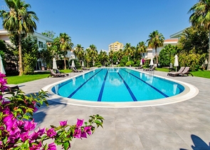 Вилла 6+2 в центре района Лара Анталья 200 м до моря