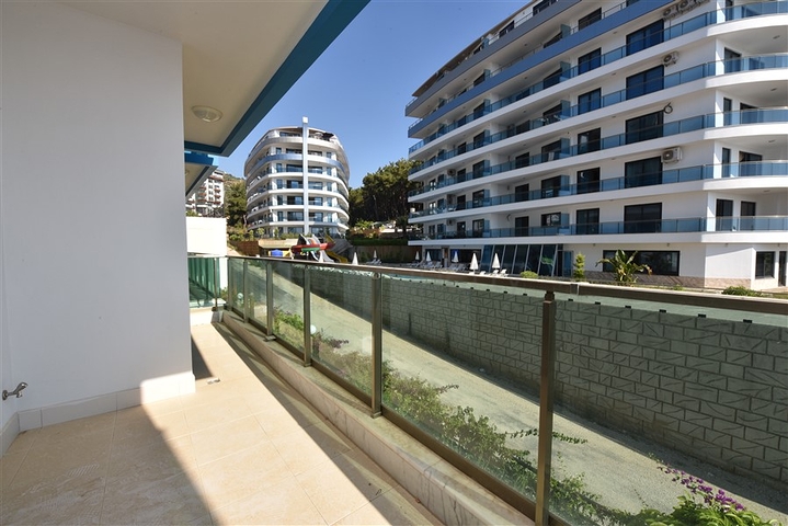 Двухуровневая квартира 2+1 с выходом в сад в Каргыджаке