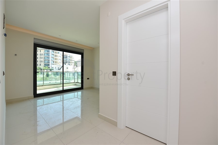 Двухуровневая квартира 2+1 с выходом в сад в Каргыджаке