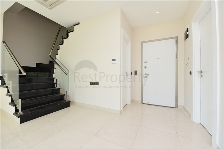 Двухуровневая квартира 2+1 с выходом в сад в Каргыджаке