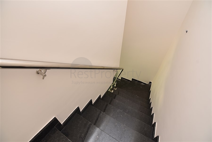 Двухуровневая квартира 2+1 с выходом в сад в Каргыджаке