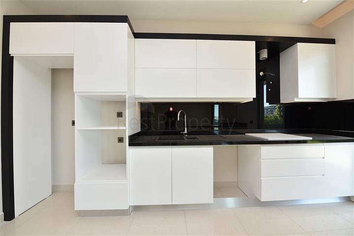 Двухуровневая квартира 2+1 с выходом в сад в Каргыджаке