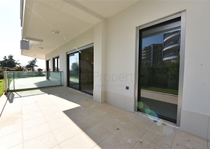 Двухуровневая квартира 2+1 с выходом в сад в Каргыджаке