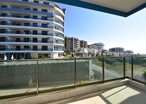 Двухуровневая квартира 2+1 с выходом в сад в Каргыджаке