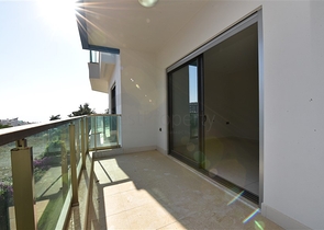 Двухуровневая квартира 2+1 с выходом в сад в Каргыджаке