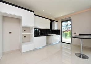 Двухуровневая квартира 2+1 с выходом в сад в Каргыджаке