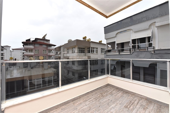 Квартира 2+1 скомплексе на берегу моря, в центре Алании