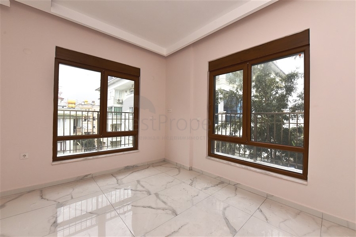 Квартира 2+1 скомплексе на берегу моря, в центре Алании