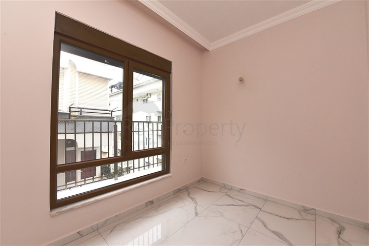 Квартира 2+1 скомплексе на берегу моря, в центре Алании