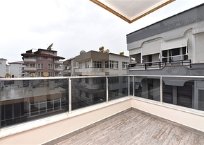 Квартира 2+1 скомплексе на берегу моря, в центре Алании