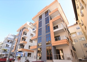 Квартира 2+1 скомплексе на берегу моря, в центре Алании