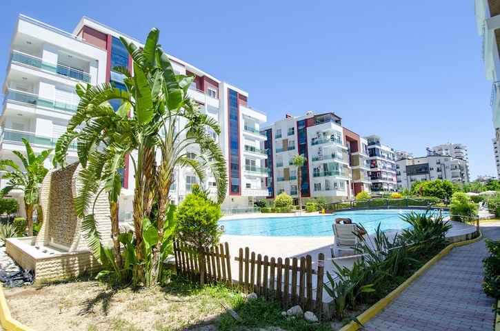 Двухкомнатная квартира в комплексе в микрорайоне Хурма Коньяалты