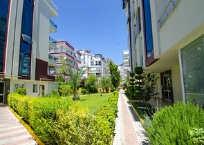 Двухкомнатная квартира в комплексе в микрорайоне Хурма Коньяалты