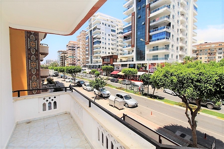 Трехкомнатная квартира с отдельной кухней