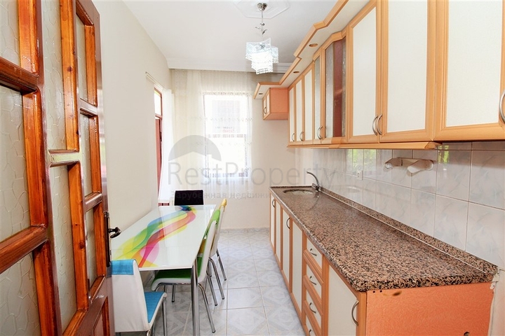 Трехкомнатная квартира с отдельной кухней