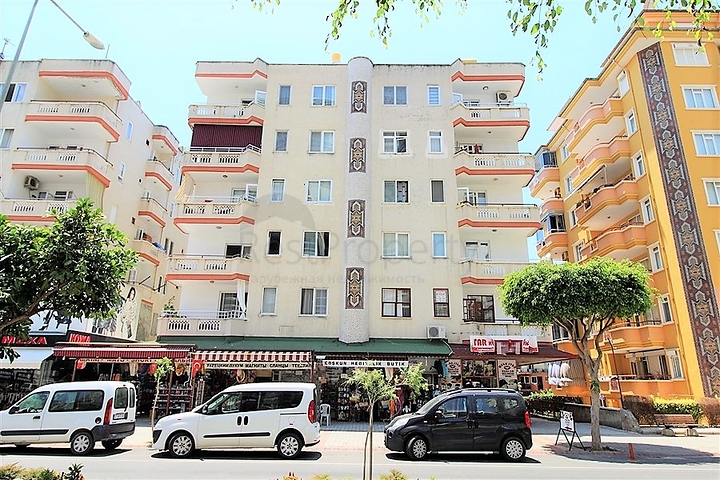 Трехкомнатная квартира с отдельной кухней