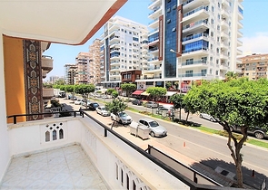 Трехкомнатная квартира с отдельной кухней